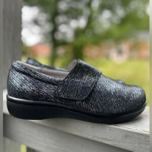 ALEGRIA PG Lite Lauryn Blue Metallic Leather Comfort Clogs Women's 41 10.5/11